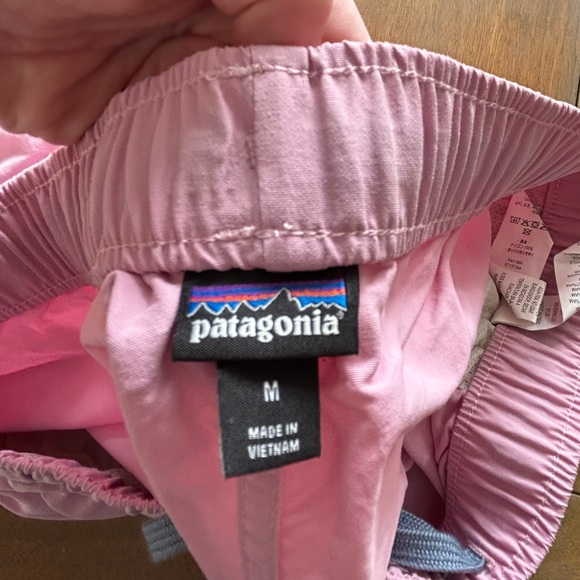 Patagonia  barely baggies - Picture 4 of 4